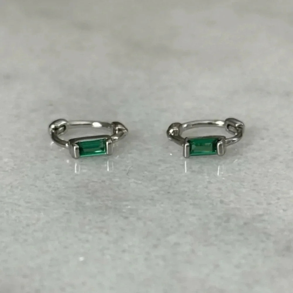NEW STOCK Sterling Silver Green Crystal Mini Small Huggie Hoop Earrings - Picture 1 of 4